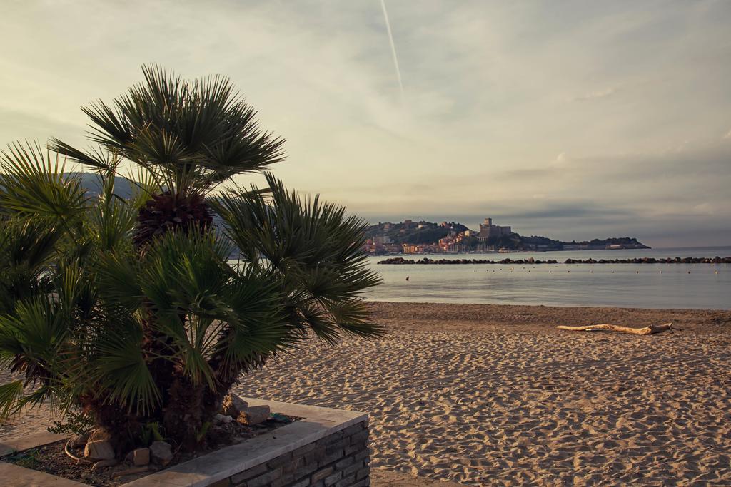 Hotel Pino Lerici Exterior foto